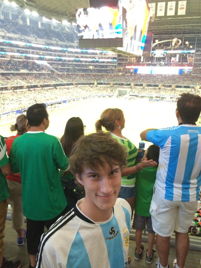 2015-09-08-Pro-Soccer-game-Arlington-TX-Argentina-vs-Mexico-04-Chance.JPG