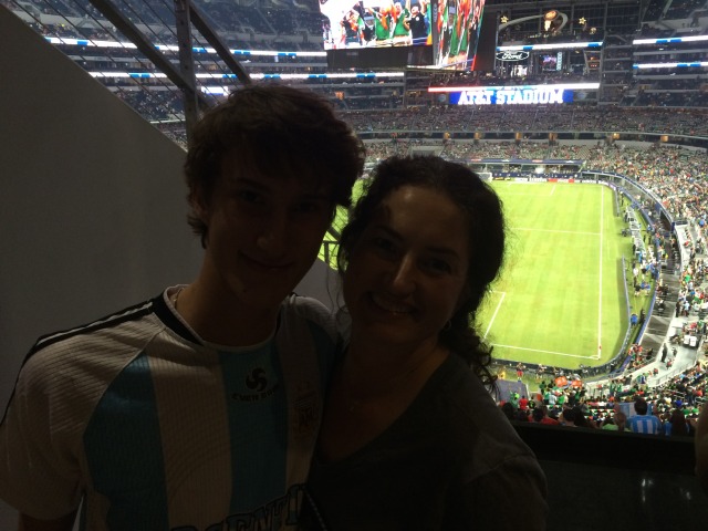 2015/09(September)/Argentina-vs-Mexico-soccer-game/640x480_2015-09-08-Pro-Soccer-game-Arlington-TX-Argentina-vs-Mexico-06-Chance-Suzi.JPG
