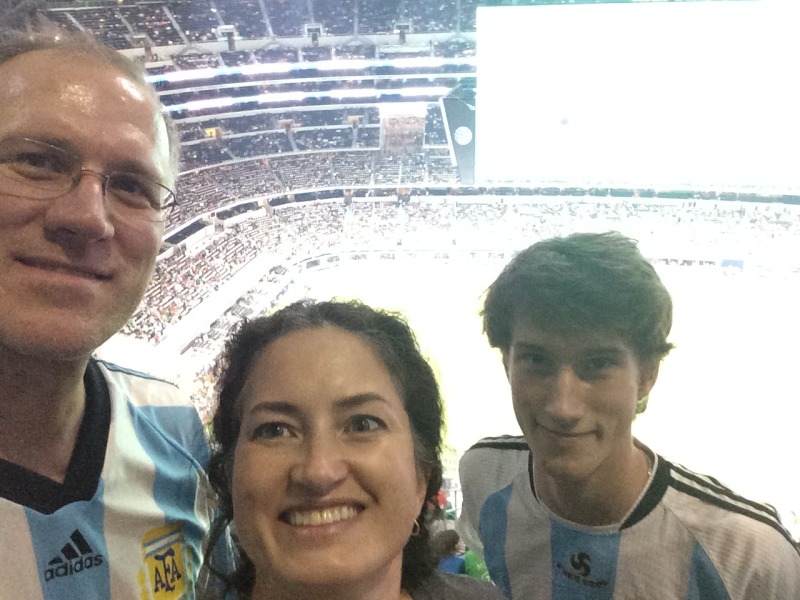 2015/09(September)/Argentina-vs-Mexico-soccer-game/800x600_2015-09-08-Pro-Soccer-game-Arlington-TX-Argentina-vs-Mexico-11-Travis-Suzi-Chance.JPG