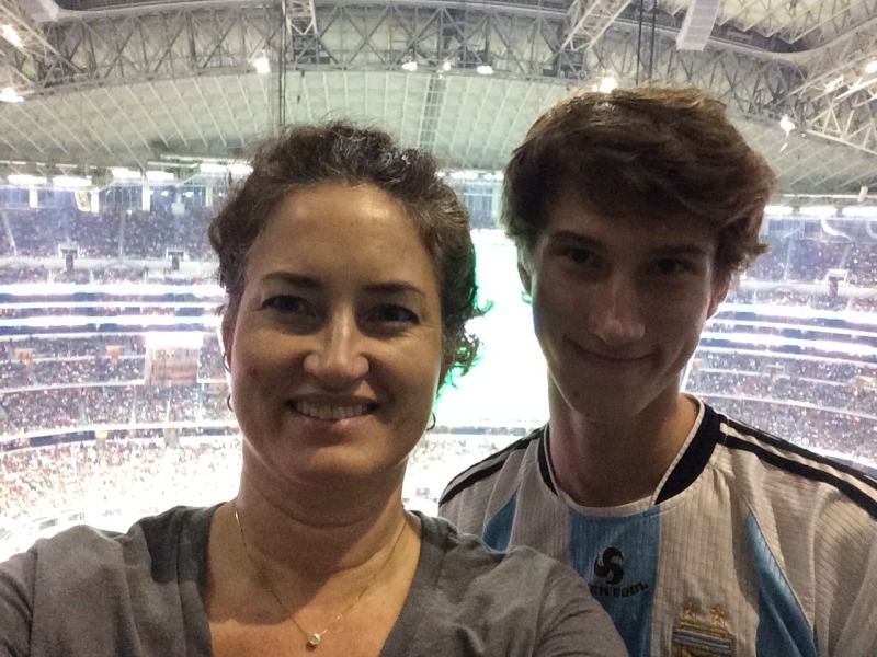 2015/09(September)/Argentina-vs-Mexico-soccer-game/800x600_2015-09-08-Pro-Soccer-game-Arlington-TX-Argentina-vs-Mexico-13-Suzi-Chance.JPG