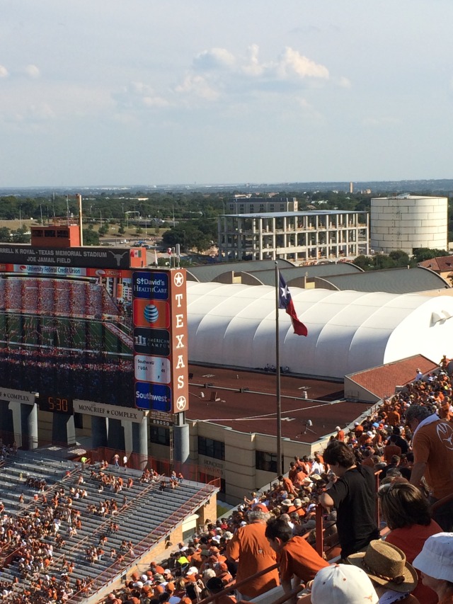 2015/09(September)/UT-Football/640x480_2015-09-26-UT-Football-vs-OK-State-17.JPG