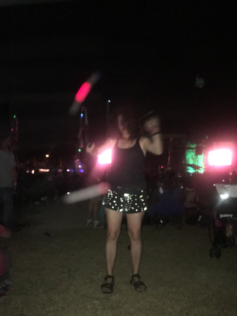 2015/10(October)/ACLFest/800x600_2015-10-10-ACLFest-07-Suzi-POI.JPG