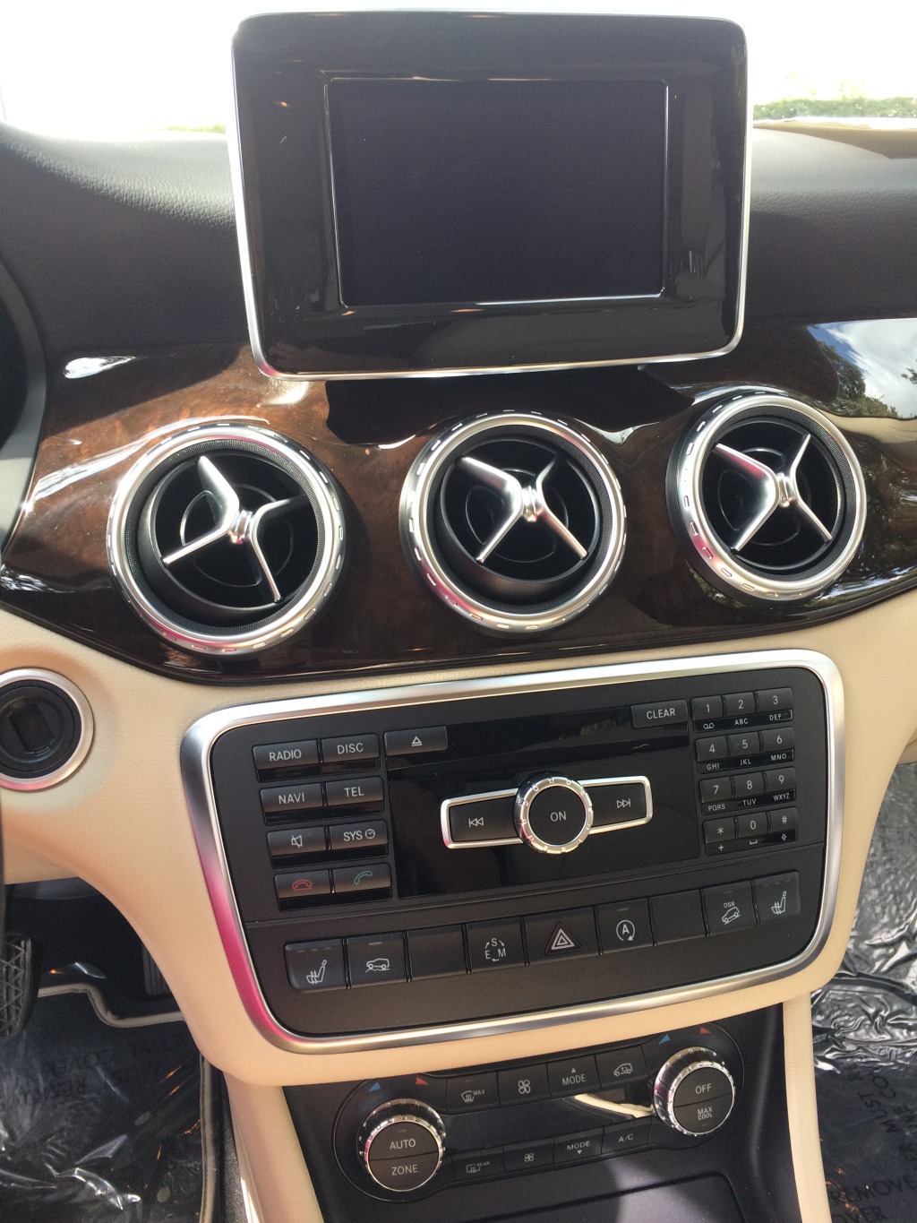 2015-10-Car-Shopping-04-Mercedes-GLA250-first-choice-did-not-buy-this-one.JPG