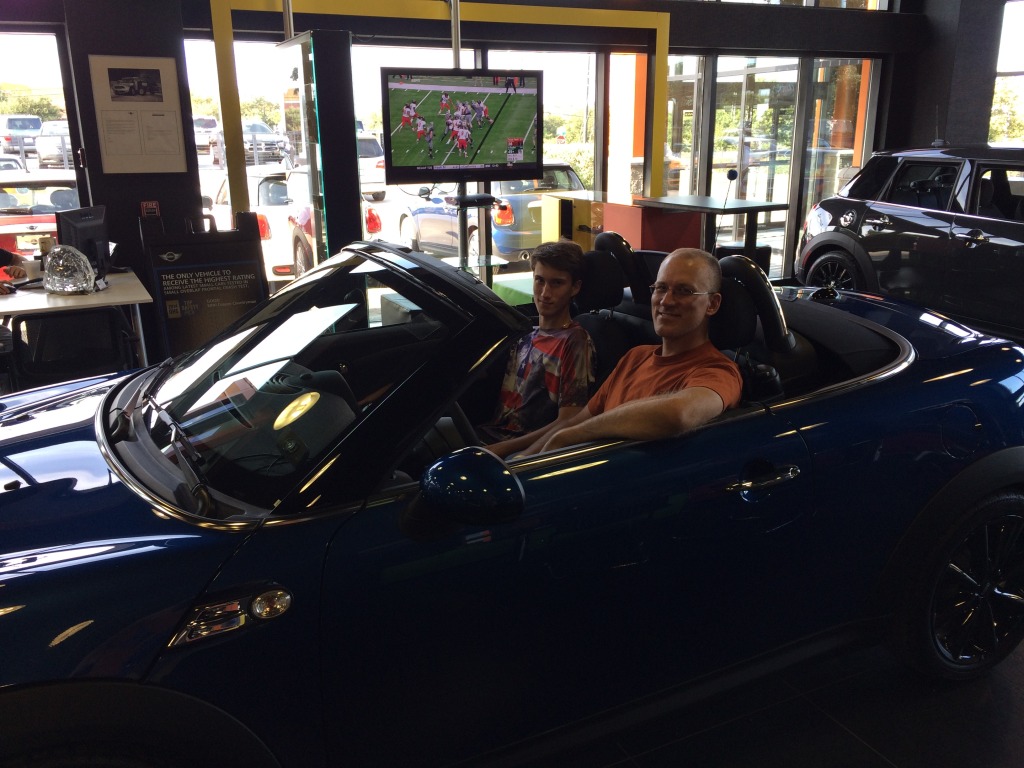 2015/10(October)/Car-Shopping/1024x768_2015-10-Car-Shopping-11-Mini-Cooper-Chance-Travis.JPG