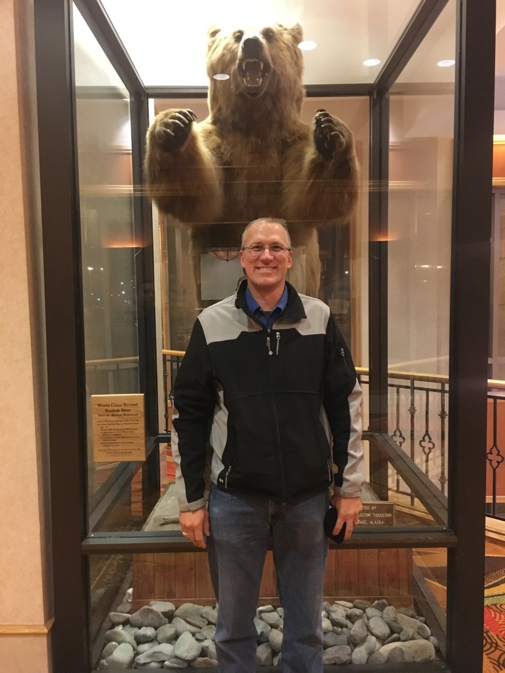 2015/10(October)/ERM-Anchorage-Alaska/1024x768_2015-10-22-ERM-Anchorage-AK-49-Travis-Grizzly-bear.JPG