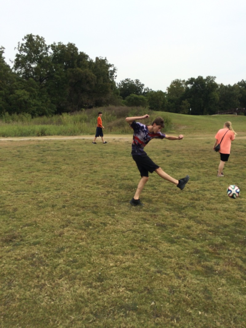 2015/10(October)/Foot-Golf-Soccer/800x600_2015-10-09-FootGolf-Soccer-16-Chance-Dax.JPG