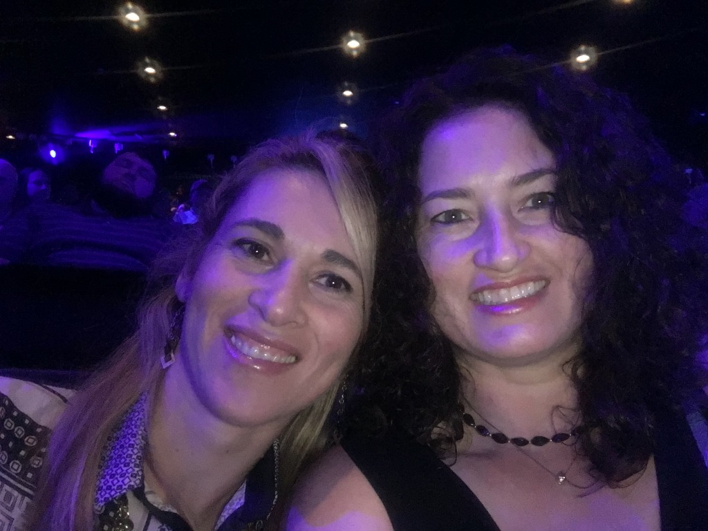2015-11-19-Las-Vegas-15-BlueMan-Adriana-Suzi.JPG