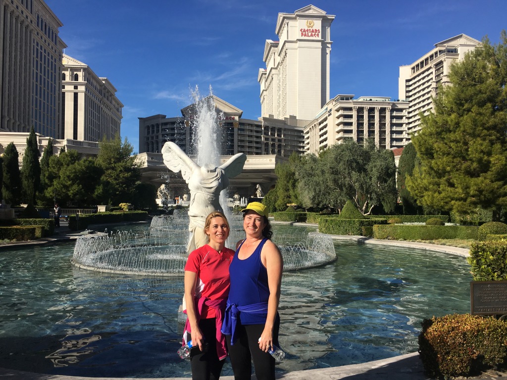 2015-11-20-Las-Vegas-10-jogging-the-strip-Adriana-Suzi-Caesars-Palace.JPG
