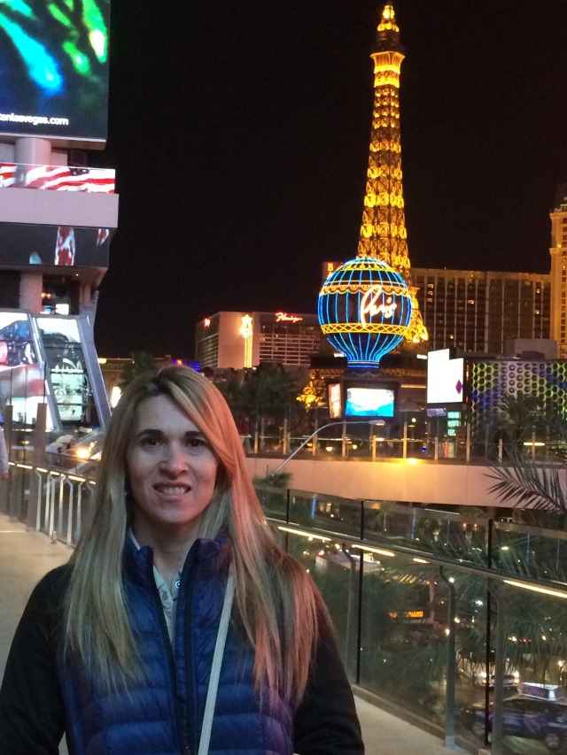 2015/11(November)/Adriana-visit-from-Buenos-Aires/01-Las-Vegas/640x480_2015-11-18-Las-Vegas-16-Adriana.JPG