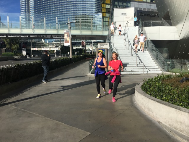 2015-11-20-Las-Vegas-03-jogging-the-strip-Adriana-Suzi.JPG