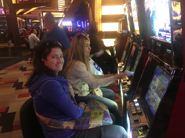 2015/11(November)/Adriana-visit-from-Buenos-Aires/01-Las-Vegas/640x480_2015-11-21-Las-Vegas-17-Suzi-Adriana.JPG