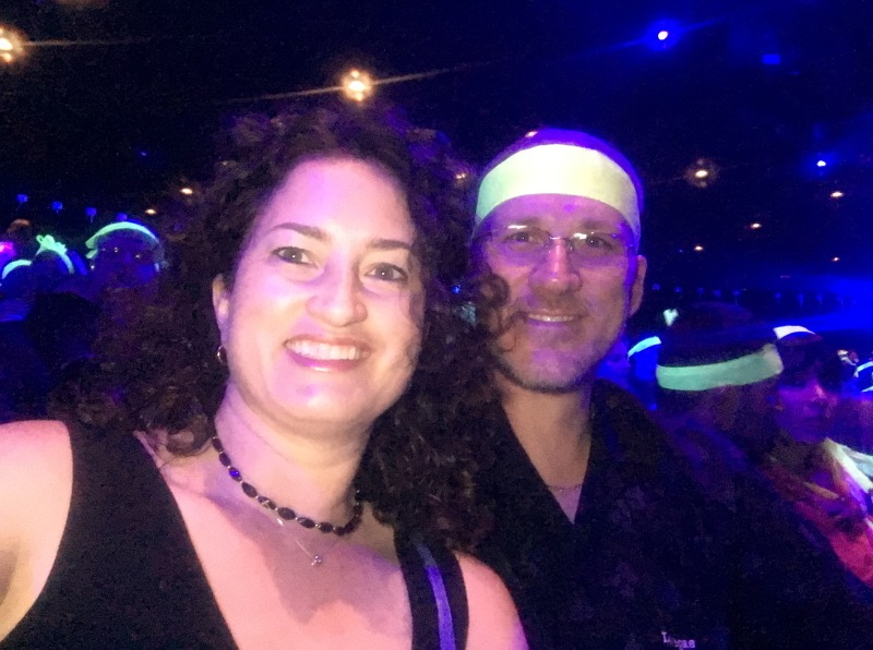 2015/11(November)/Adriana-visit-from-Buenos-Aires/01-Las-Vegas/800x600_2015-11-19-Las-Vegas-17-BlueMan-Suzi-Travis.JPG