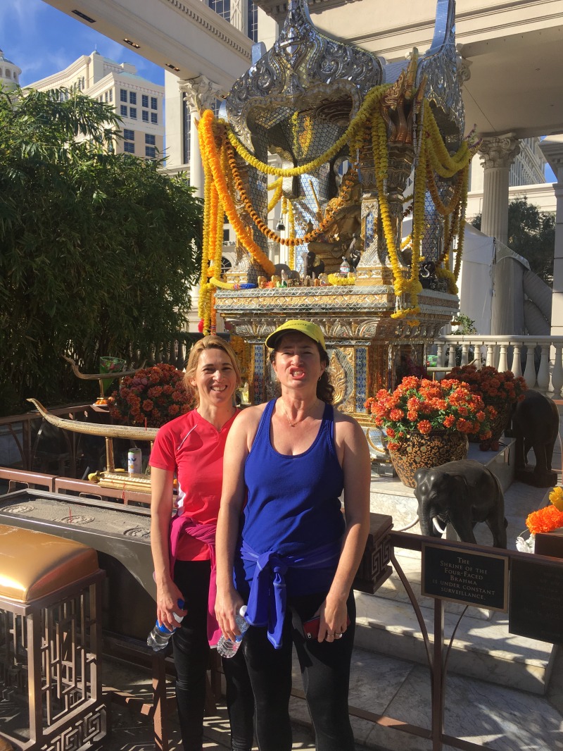 2015-11-20-Las-Vegas-07-jogging-the-strip-Adriana-Suzi.JPG