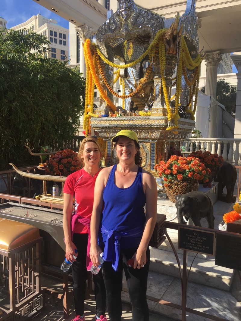2015-11-20-Las-Vegas-08-jogging-the-strip-Adriana-Suzi.JPG