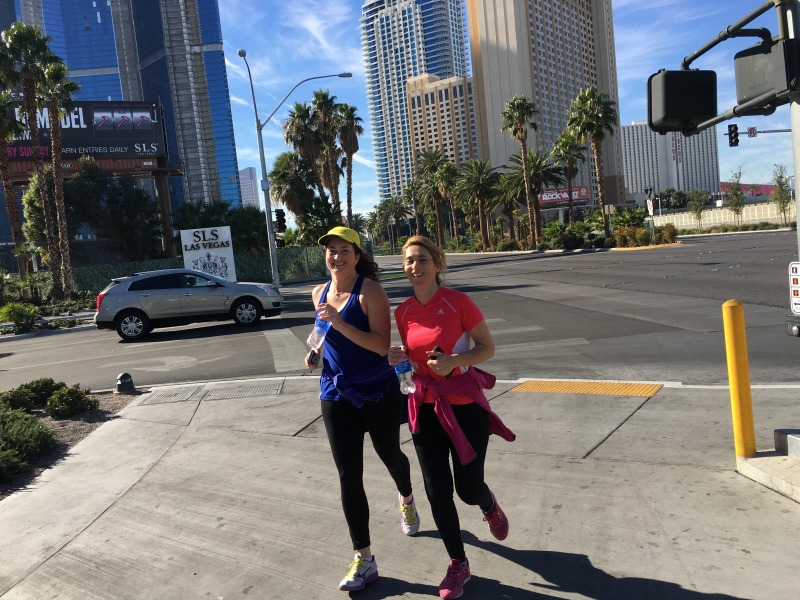 2015-11-20-Las-Vegas-24-jogging-the-strip-Adriana-Suzi.JPG