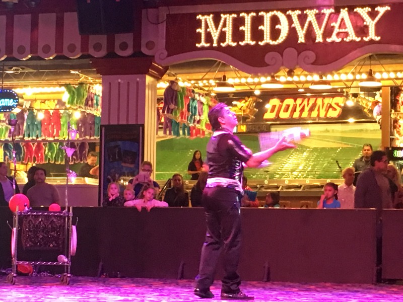 2015/11(November)/Adriana-visit-from-Buenos-Aires/01-Las-Vegas/800x600_2015-11-20-Las-Vegas-30-Circus-Circus.JPG