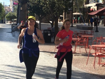 2015-11-20-Las-Vegas-02-jogging-the-strip-Adriana-Suzi.JPG