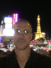 2015-11-20-Las-Vegas-124-Travis-Paris-tower.JPG