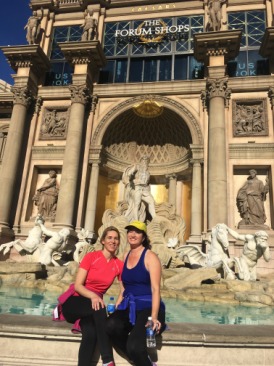 2015-11-20-Las-Vegas-13-jogging-the-strip-Adriana-Suzi-Caesars-Palace.JPG