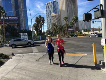 2015-11-20-Las-Vegas-23-jogging-the-strip-Adriana-Suzi.JPG