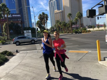 2015-11-20-Las-Vegas-24-jogging-the-strip-Adriana-Suzi.JPG
