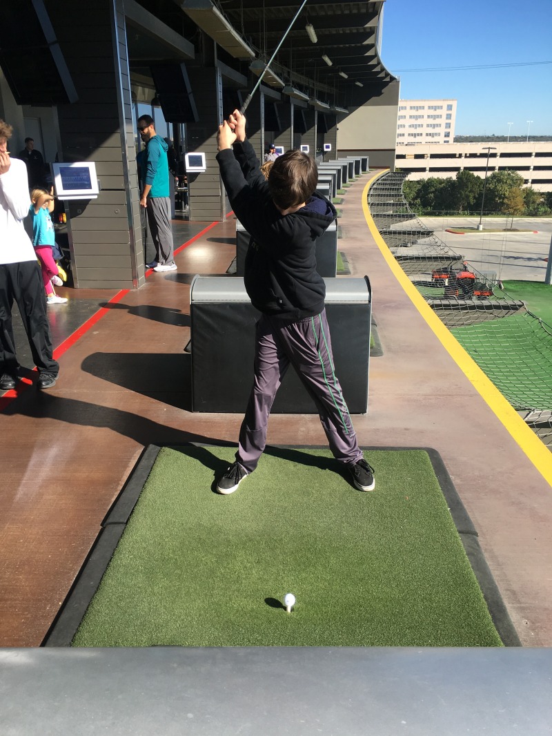 2015/11(November)/Adriana-visit-from-Buenos-Aires/02-Top-Golf/800x600_2015-11-22-Top-Golf-Adriana-15-Dax.JPG