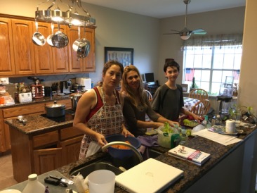 2015-11-26-Thanksgiving-Adriana-visit-02-Suzi-Dax-cooking.JPG