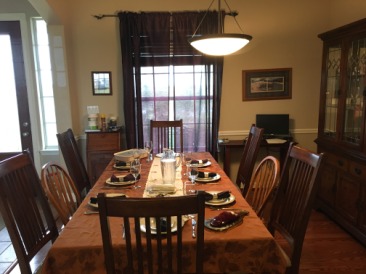 2015-11-26-Thanksgiving-Adriana-visit-09-table.JPG