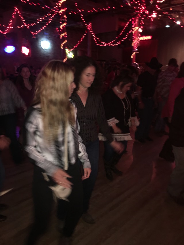2015/11(November)/Adriana-visit-from-Buenos-Aires/05-Coupland-Dance-Hall-TwoStepping/640x480_2015-11-28-Coupland-Dance-Hall-Adriana-visit-22-Suzi-line-dancing.JPG