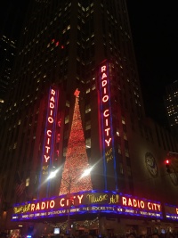 2015/11(November)/Adriana-visit-from-Buenos-Aires/07-New-York-City-Rockettes/2015-12-04-New-York-City-Rockettes-01-Radio-City-Music-Hall.JPG