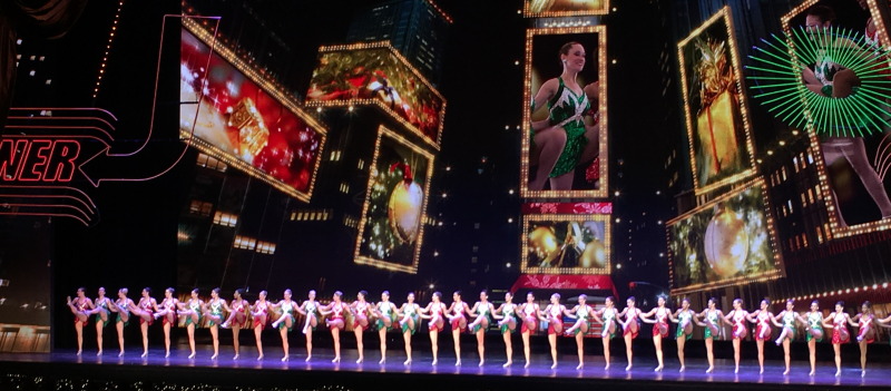 2015/11(November)/Adriana-visit-from-Buenos-Aires/07-New-York-City-Rockettes/800x600_2015-12-04-New-York-City-Rockettes-36.JPG