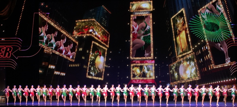 2015/11(November)/Adriana-visit-from-Buenos-Aires/07-New-York-City-Rockettes/800x600_2015-12-04-New-York-City-Rockettes-40.JPG