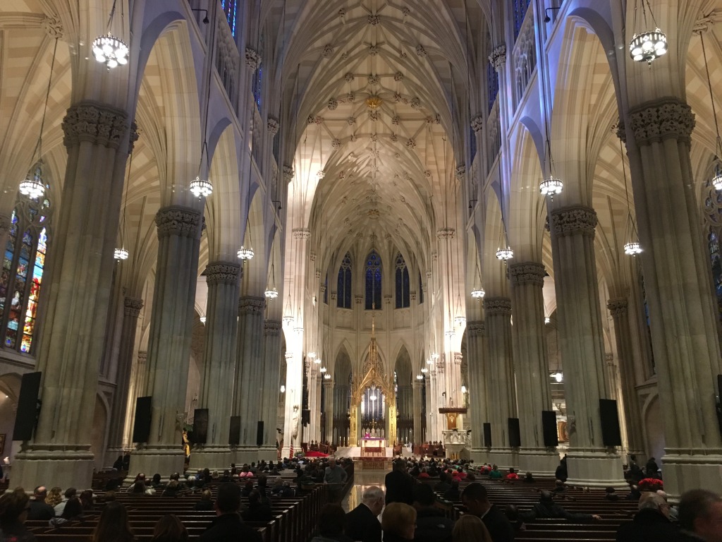 2015/11(November)/Adriana-visit-from-Buenos-Aires/08-New-York-City-Rockerfeller/1024x768_2015-12-05-New-York-City-Rockerfeller-22-church.JPG