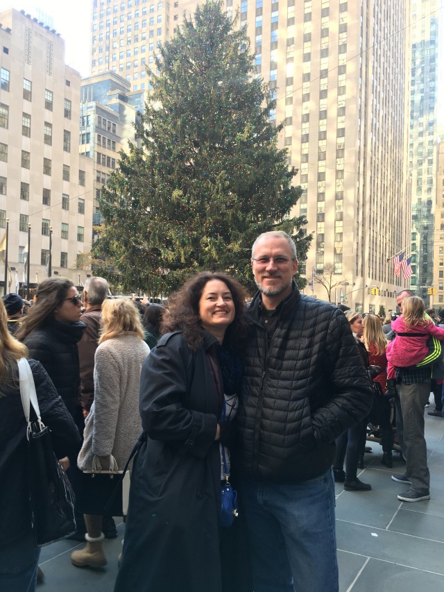 2015/11(November)/Adriana-visit-from-Buenos-Aires/08-New-York-City-Rockerfeller/640x480_2015-12-05-New-York-City-Rockerfeller-05-Suzi-Travis-Tree.JPG
