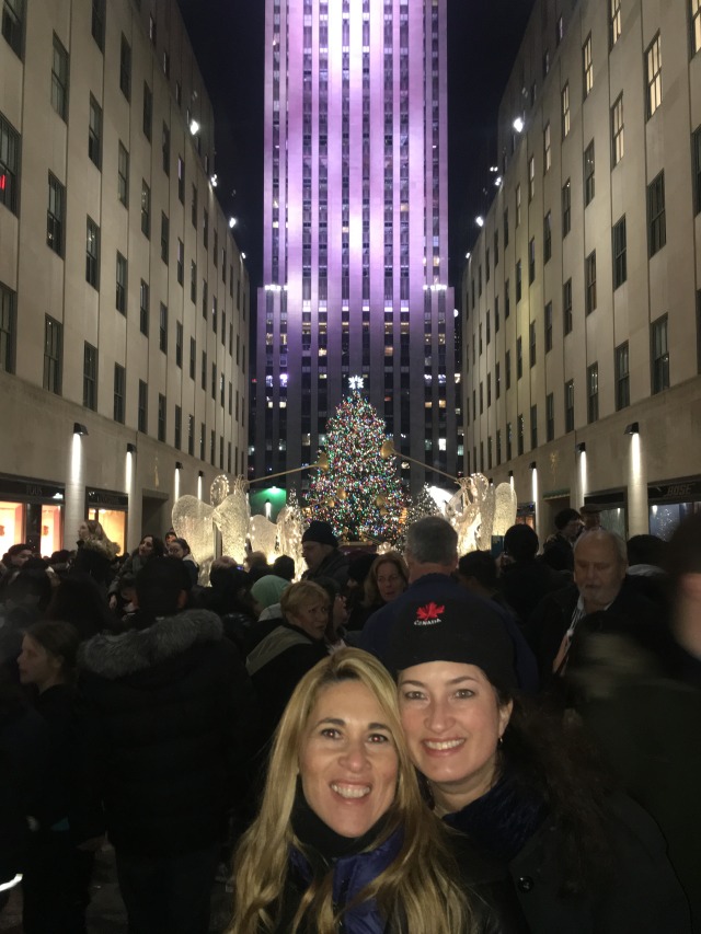 2015/11(November)/Adriana-visit-from-Buenos-Aires/08-New-York-City-Rockerfeller/640x480_2015-12-05-New-York-City-Rockerfeller-26-Adriana-Suzi-tree.JPG
