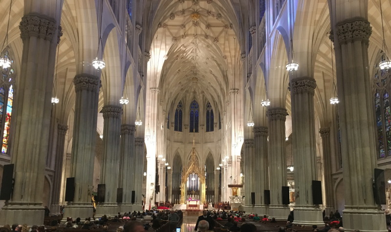 2015/11(November)/Adriana-visit-from-Buenos-Aires/08-New-York-City-Rockerfeller/800x600_2015-12-05-New-York-City-Rockerfeller-21-church.JPG