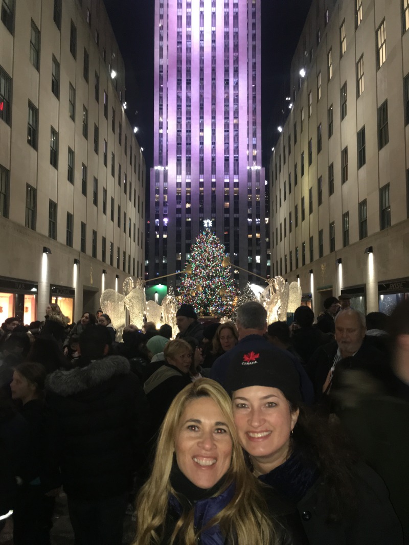 2015/11(November)/Adriana-visit-from-Buenos-Aires/08-New-York-City-Rockerfeller/800x600_2015-12-05-New-York-City-Rockerfeller-26-Adriana-Suzi-tree.JPG