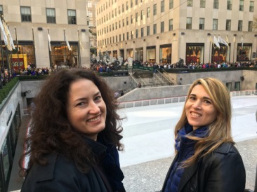2015-12-05-New-York-City-Rockerfeller-07-Suzi-Adriana-ice-rink.JPG