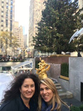 2015-12-05-New-York-City-Rockerfeller-08-Suzi-Adriana-ice-rink.JPG