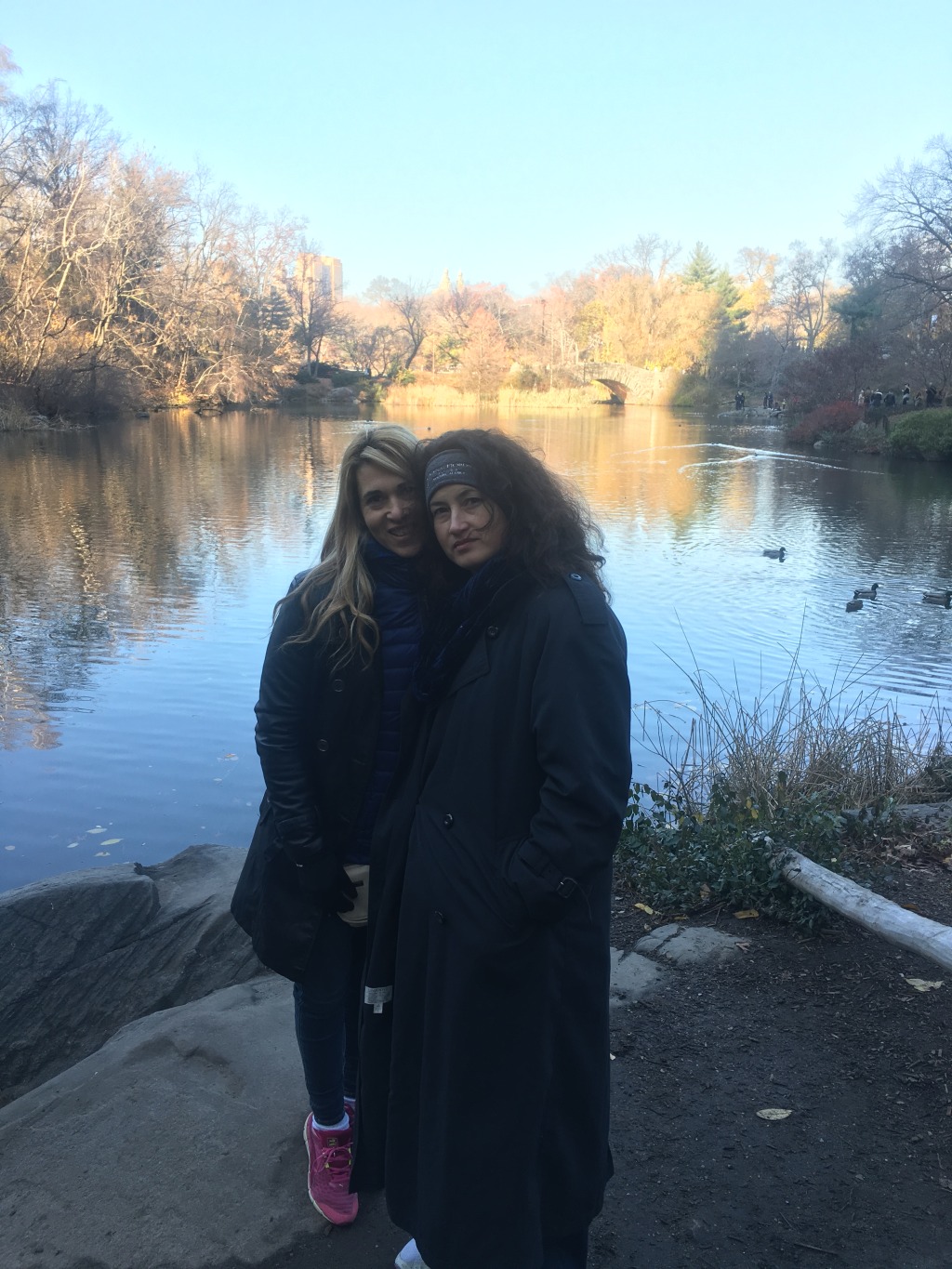 2015/11(November)/Adriana-visit-from-Buenos-Aires/09-New-York-City-Central-Park/1024x768_2015-12-05-New-York-City-Central-Park-01-Suzi-Adriana.JPG