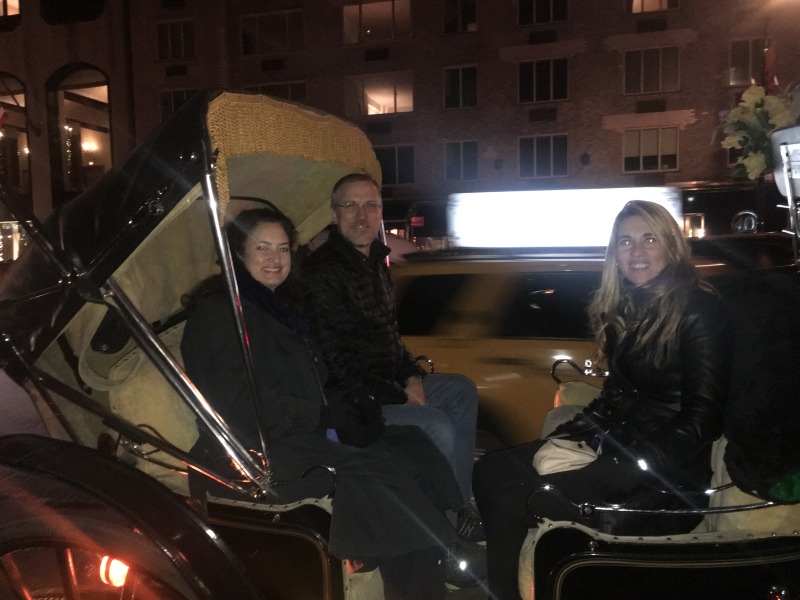 2015/11(November)/Adriana-visit-from-Buenos-Aires/09-New-York-City-Central-Park/800x600_2015-12-05-New-York-City-Central-Park-15-Carriage-Ride-Suzi-Travis-Adriana.JPG