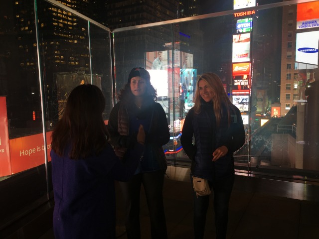 2015-12-06-New-York-City-Times-Square-6-Adriana-Suzi-Adriana.JPG
