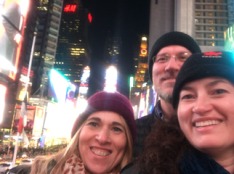 2015-12-04-New-York-City-Times-Square-7-Adriana-Travis-Suzi.JPG