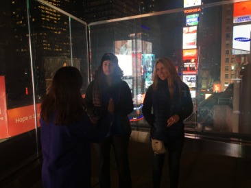 2015-12-06-New-York-City-Times-Square-6-Adriana-Suzi-Adriana.JPG