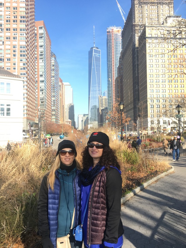 2015/11(November)/Adriana-visit-from-Buenos-Aires/11-New-Yrok-City-Statue-of-Liberty/2015-12-06-New-York-City-Statue-of-Liberty-01-Adriana-Suzi-world-trade-center.JPG