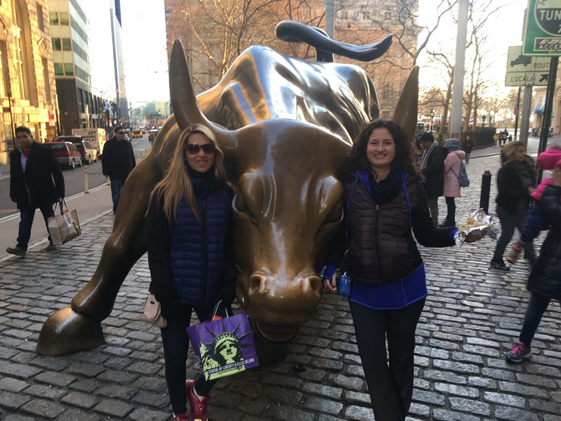 2015/11(November)/Adriana-visit-from-Buenos-Aires/13-New-York-City-Wall-Street-Twin-Towers/800x600_2015-12-06-New-York-03-Wall-Street-Adriana-Suzi.JPG