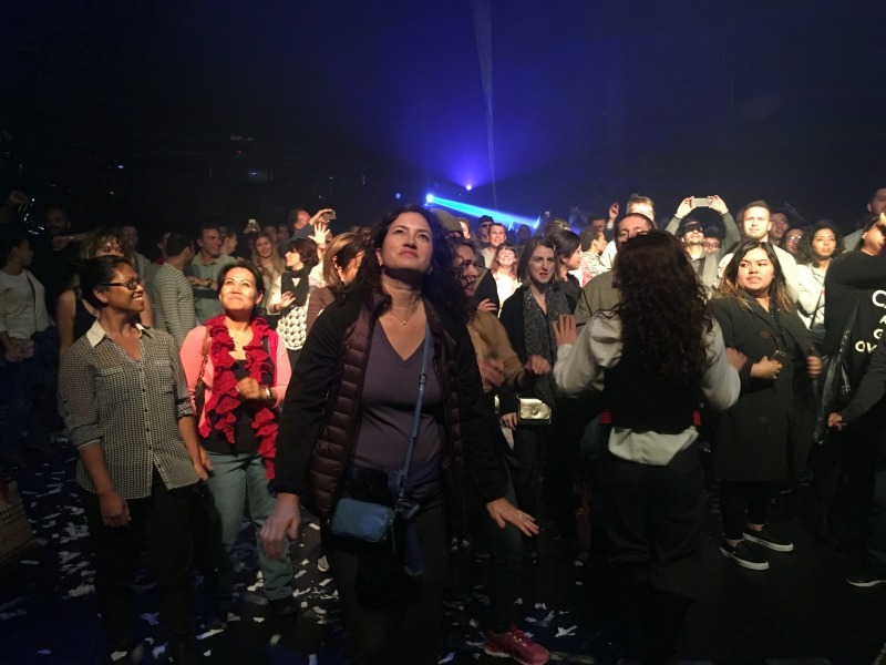 2015/11(November)/Adriana-visit-from-Buenos-Aires/14-New-York-City-Fuerza-Bruta-show/800x600_2015-12-06-New-York-City-Fuerza-Bruta-show-13-Suzi-Adriana.JPG