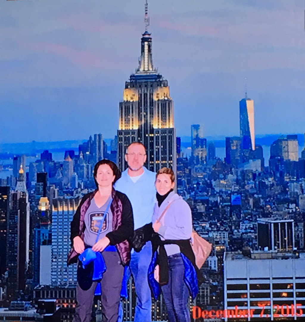 2015-12-07-New-York-City-Empire-State-Building-04-Suzi-Travis-Adriana.JPG