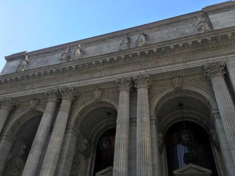 2015/11(November)/Adriana-visit-from-Buenos-Aires/17-New-York-City-Library-with-Chris-Helmsworth/800x600_2015-12-07-New-York-City-Public-Library-04.JPG