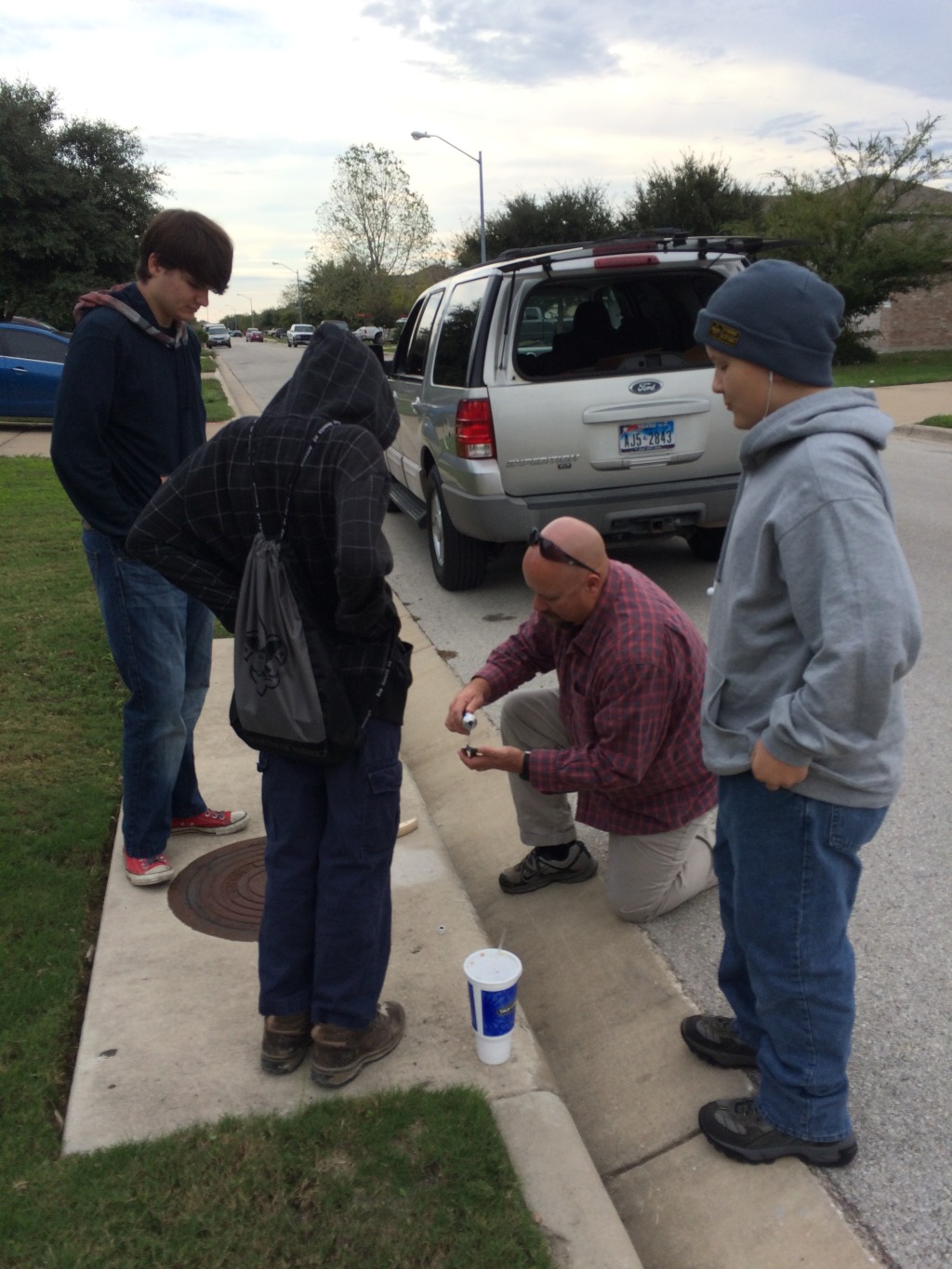 2015/11(November)/Dax-Eagle-Project/1024x768_2015-11-14-Dax-Eagle-Project-paint-fire-hydrants-storm-drains-22-Kylan-ConnorM-JohnP.JPG